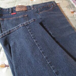 Men's Wrangler Jeans Size 42 x 30 NWOT